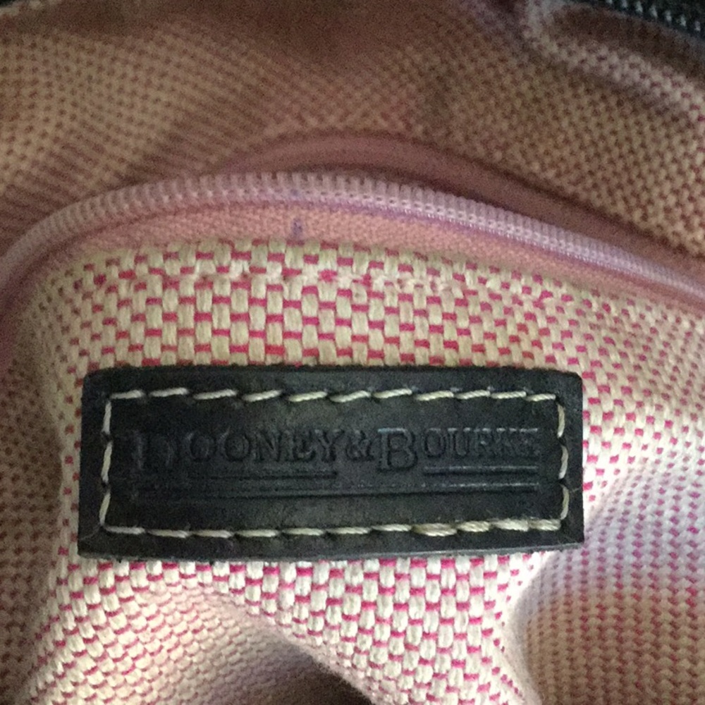 DOONEY & BOURKE PURSE - Picture 5 of 8